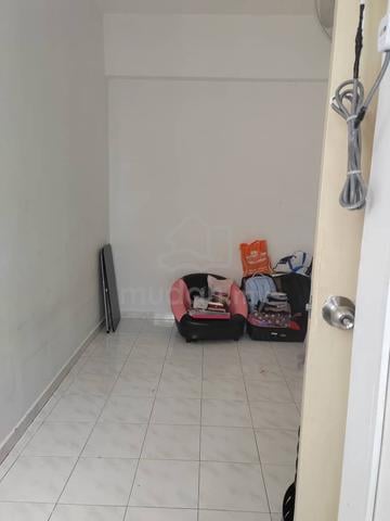 family house husband and wife staying only (old coulpe) house clean 1