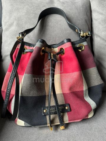 Blue label best sale bucket bag