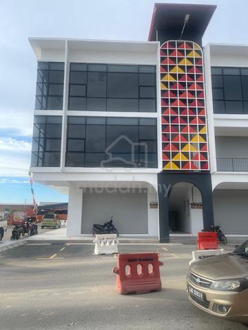 Palm City, next to Palm Square Kinarut, 3 Storey Shoplot for rent 1