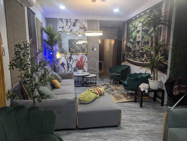 tanah luas dalaman cantik 1