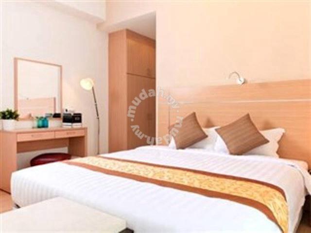 Cosy Master Bedroom (near Chan Sow Lin LRT & MRT) for Rent 1
