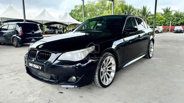 BMW 525i 2.5 (A) 2003 SAB 9566 V - 2