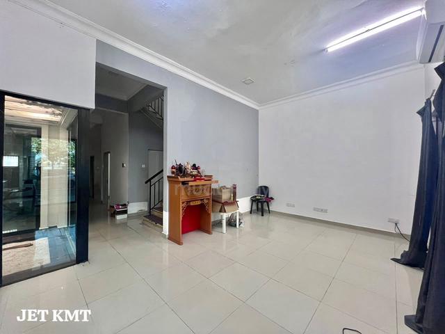 Bandar Bukit Raja 2.5 Storey Superlink House For Rent gated guarded 1