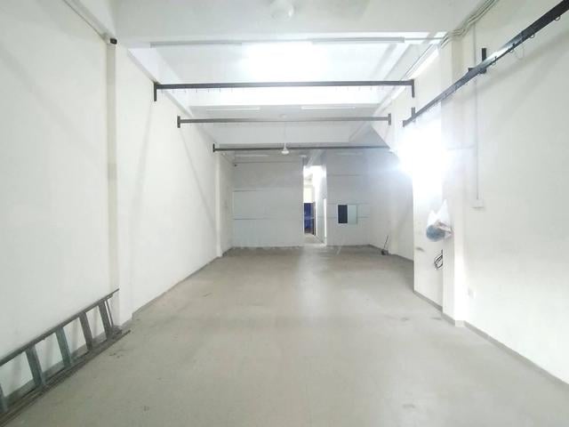 @GunungRapatShoplotForRent 1