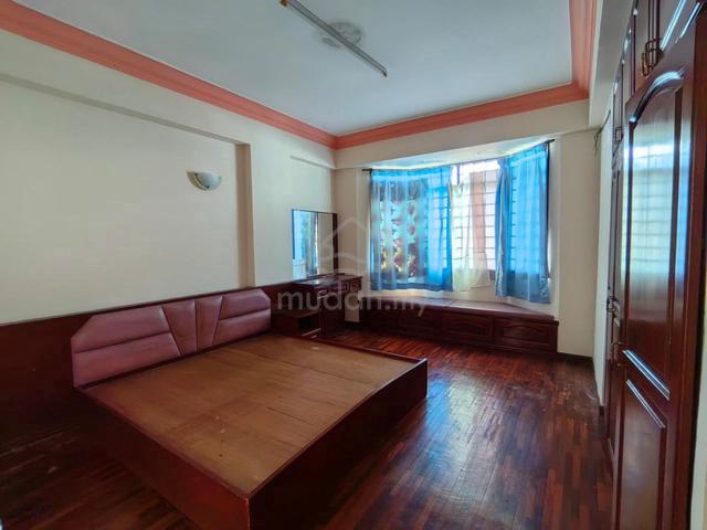 Pasir Mutiara Condominium 1