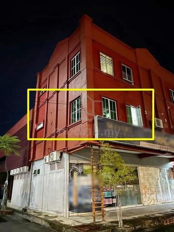 Jalan Gangsa, 5 Bedrooms , 2 Bathrooms Townhouse for RENT 1