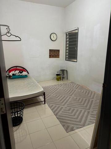 bilik sewa hitech lelaki 1