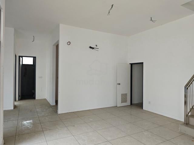 Guarded 2 Storey Semi D For Sale @ Hijauan Valdor , Sungai Jawi 1
