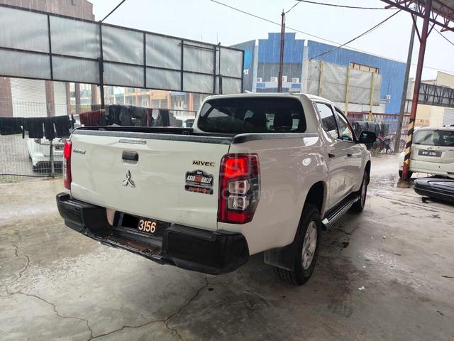 2023 Mitsubishi TRITON 2.4 VGT (A) 4X4 LOAN PENUH - 2