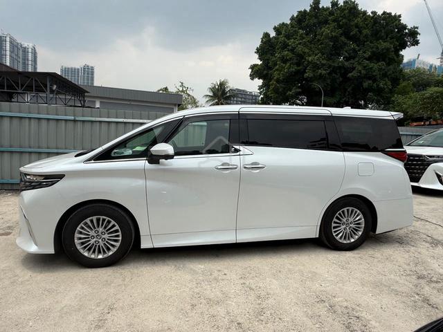 2025 Toyota Alphard 2.5 X HEV MPV 8 Seater - 4