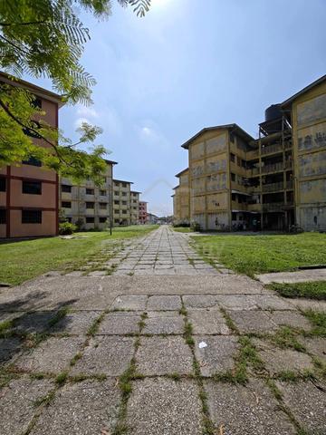 Rumah Pangsa Menglembu 1
