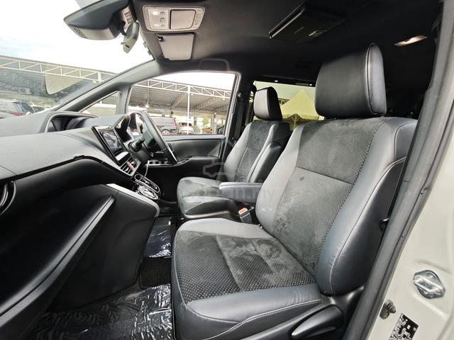 [ GRADE 4.5 ]2021 Toyota VOXY 2.0 ZS ALPINE X2 - 4