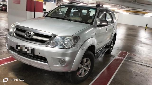 2006 Toyota FORTUNER 2.7 V Petrol (A) - 1