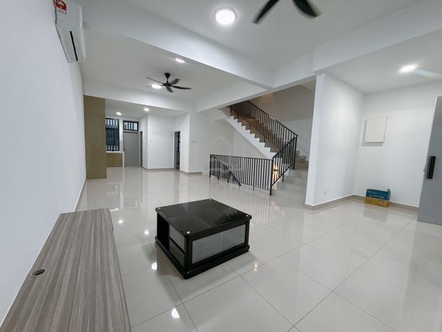 Taman Ponderosa Callista Molek 4 Bed Car Porch Partial Furnished 1