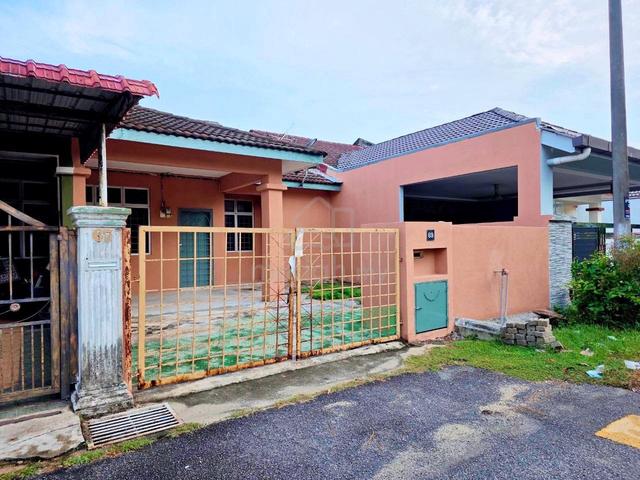 Facing Playground! House for Rent at Taman Pinggiran Senawang 1