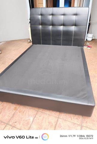Queen divan bedframe with mattress - photo 2 of 4