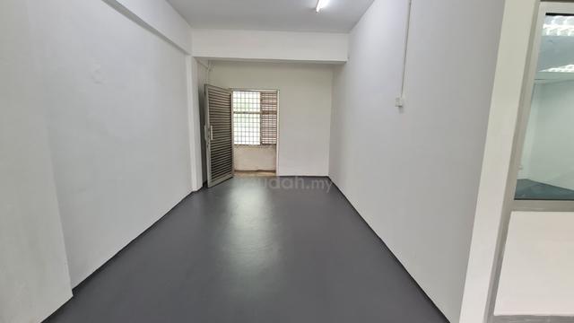 Pusat Perniagaan Maju Shoplot 1