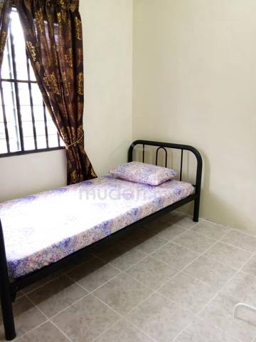 Bilik Sewa Lelaki di Taman Gadong Jaya, Labu, Seremban 1