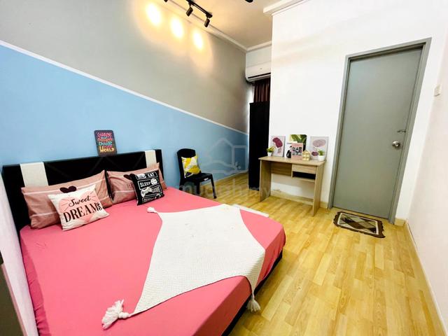 Bandar Bukit Tinggi (Medium room) Full furniture (last unit) 1