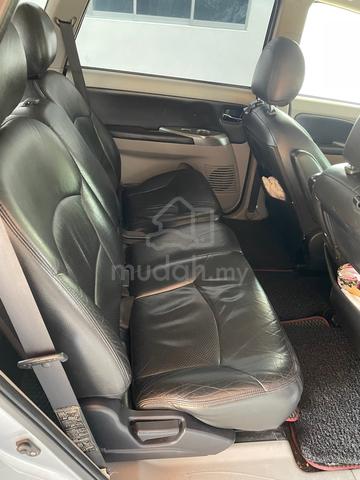 2009 Mitsubishi GRANDIS 2.4 FACELIFT (A) - 5