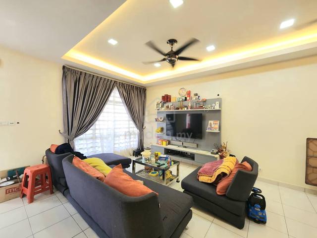 Nicely renovated, kitchen extend, 90% furnished, move in condition 2