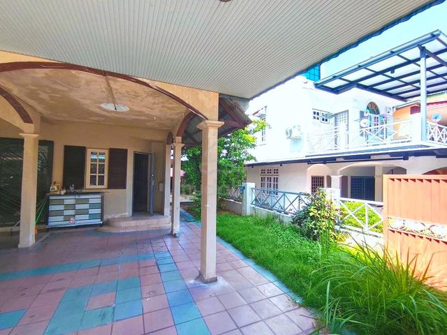 strawberry park/gunung rapat/5 rooms 3 bath/Extra Land 1