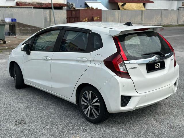 2015 Honda JAZZ 1.5 V (A)FULL LOAN / CASH - 4
