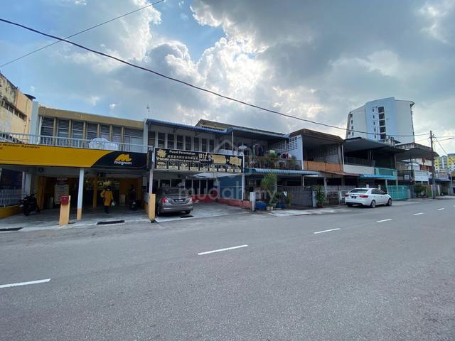 Double Storey Shop House near Kampung Benggali uob for Rent 1