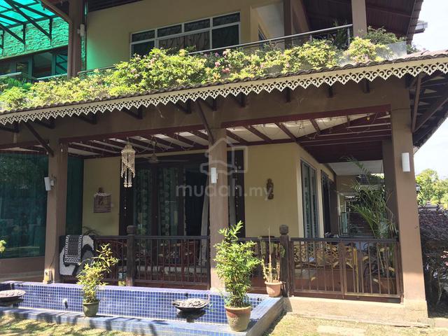 Corner Lot Superlink 2.5 Storey Terrace, Ampang, Selangor. 1