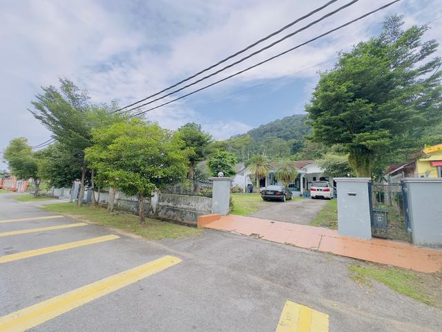 JALAN ANGGERiK , KG ISTANA, BATU PAHAT 3