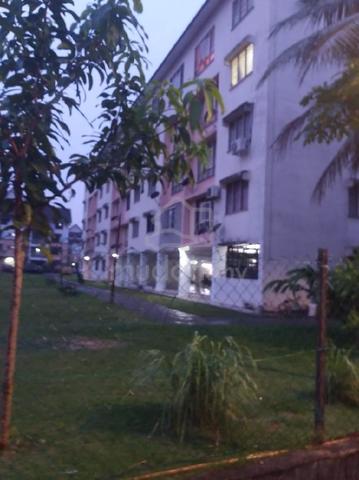 Flat Taman Kelisa Emas 1