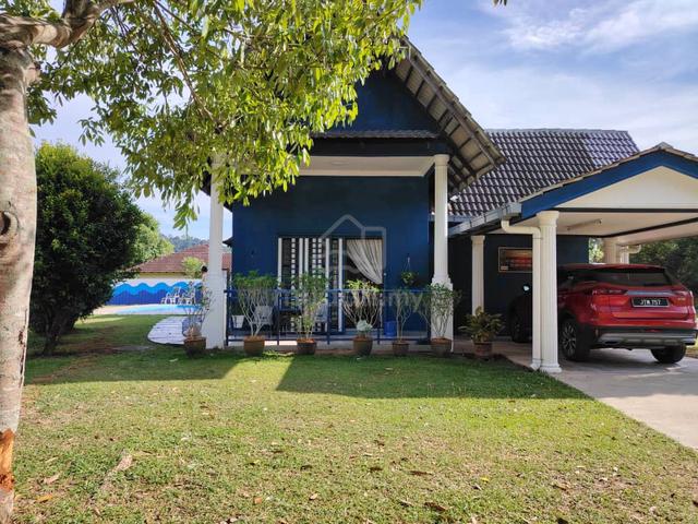 Bungalow A' FAMOSA GOLF RESORT, ALOR GAJAH FullyFurnished SwimmingPool 1