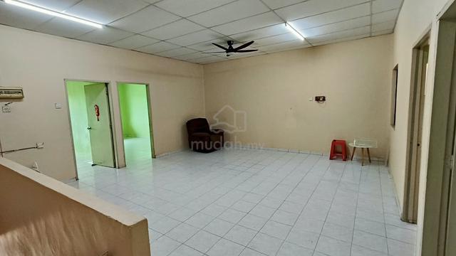krubong taman merdeka cheng malim 1st floor shoplot for rent 1
