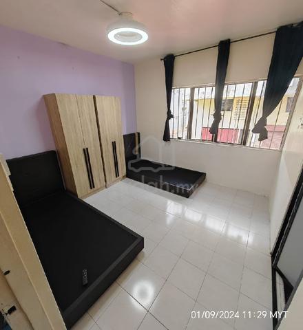 Female Bilik Air Cond Sewa - (Near HTAA) 3