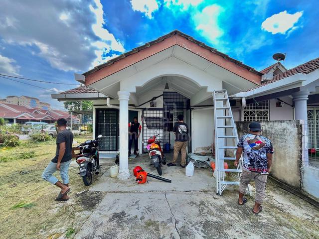 Corner lot Single Storey Taman Langat Jaya Bandar Baru Bangi Section 5 1