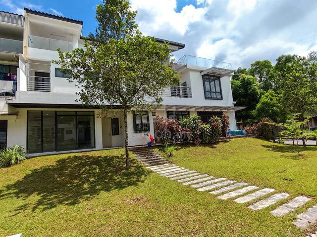 [ Special Unit+Bigger Land ] 2.5sty House ,Lake Club Parkhome , Rawang 1