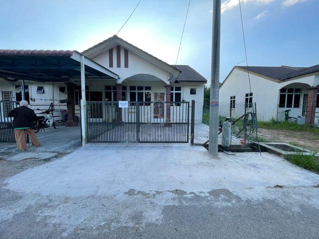 Rumah sewa wakaf bata 1