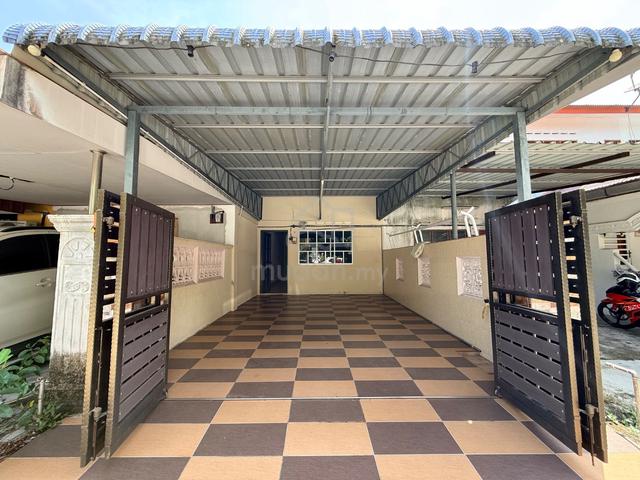 Fully Renovated 2 Storey Taman Jauhari Parit Jawa Muar 1