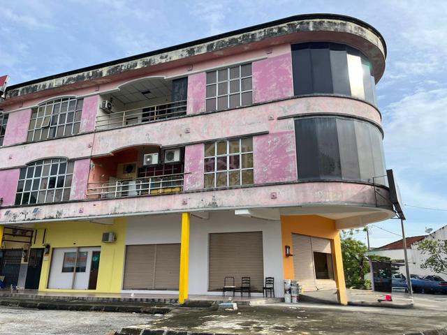 Klang Batu Belah 3 Storey Corner Shop For Sale 1