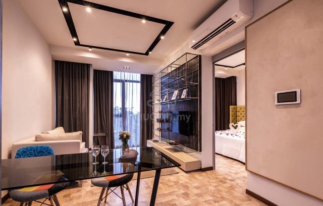 Expressionz Professional Suites 1