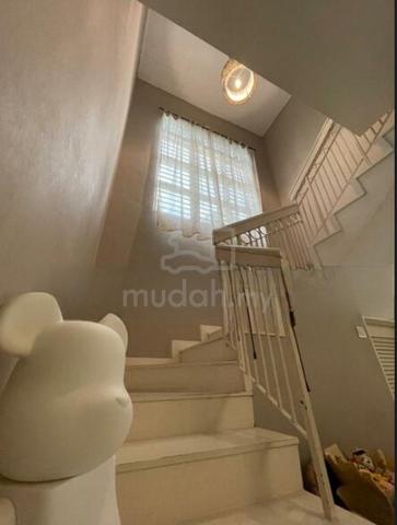 End Lot Renovated Home @ Puteri 12, Puchong | Freehold 2