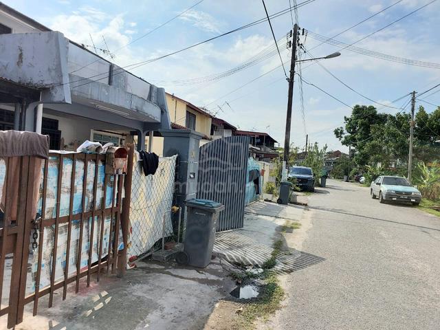 Taman Johor Jaya Double Storey Terrace House 2bed Renovate Johor Bahru 1