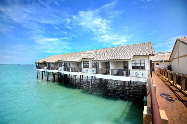 【 Sea View water chalet, good investment 】 Grand Lexis Port Dickson 1