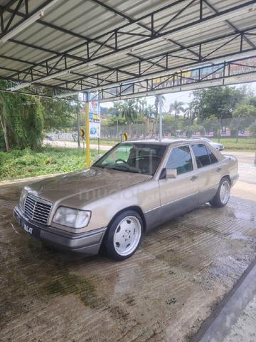 1995 Mercedes Benz 220E 2.2 W124 (A) - 1