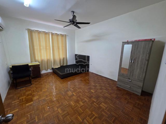 Spacious room for rent at Sarikei 1