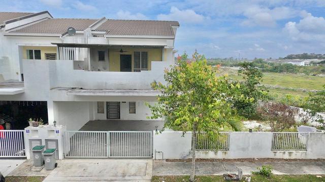 FACING OPEN & END ROAD Corner Lot TIARA SENDAYAN Privacy❗ 1