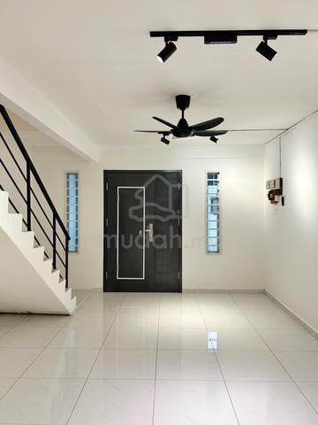 House For Rent @ Jalan Seroja, Johor Jaya 1