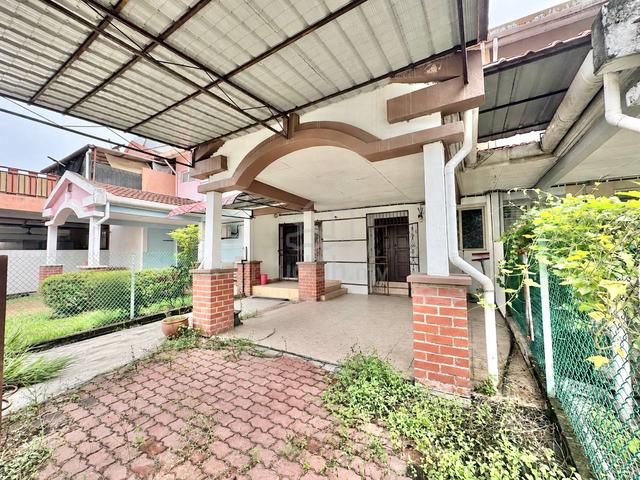 FACING OPEN✨ Double Storey Terrace Jalan Platinum Seksyen 7, Shah Alam 1