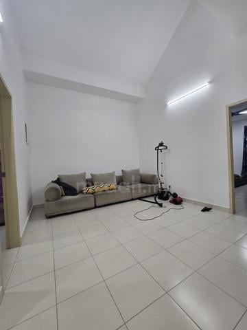 Meridin East / Pasir Gudang / 4 Bed / Partially Furnished 1