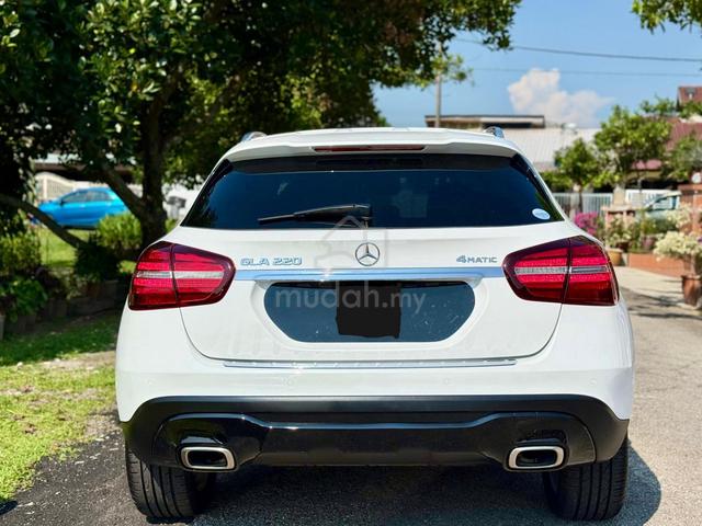 ON THE ROAD 2017 Mercedes Benz GLA250 4MATIC - 5